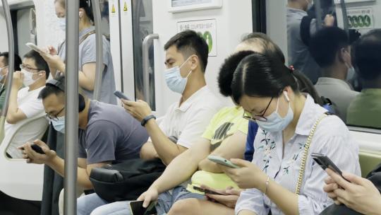 上海地铁拥挤人上下班
