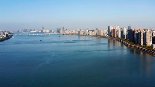 4k-航拍-城市-杭州滨江-江面-城市空镜