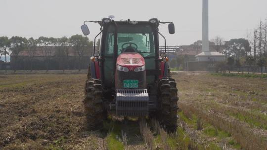 无人驾驶自动驾驶拖拉机耕地现代农业视频素材模板下载