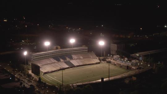 航拍夜晚的体育场足球比赛视频素材模板下载