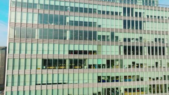 城市商务楼玻璃幕墙视频素材模板下载