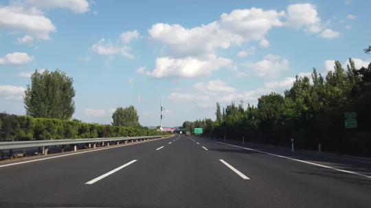 4k 自驾在高速公路上视频素材模板下载