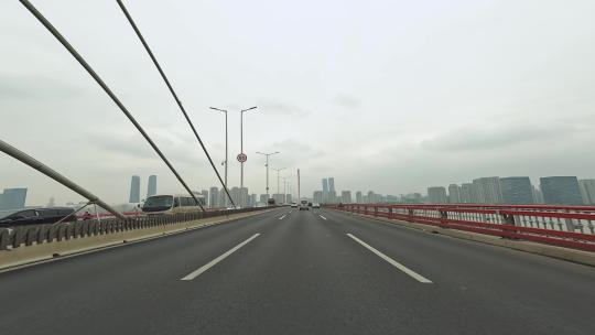 白天杭州市风情大道车头行车空镜视频素材模板下载