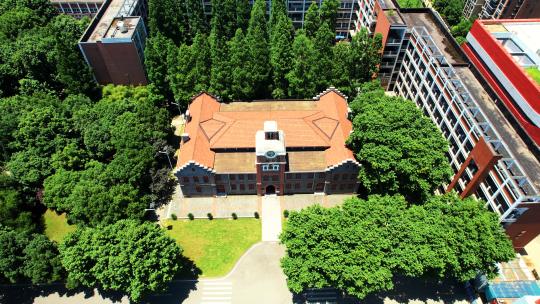 航拍武汉博学中学校园地标历史建筑钟楼街景