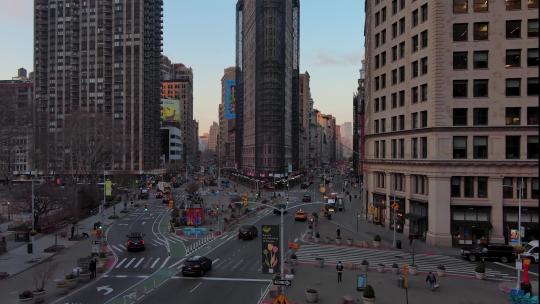 4K城市航拍纽约曼哈顿熨斗大楼日出城市建筑