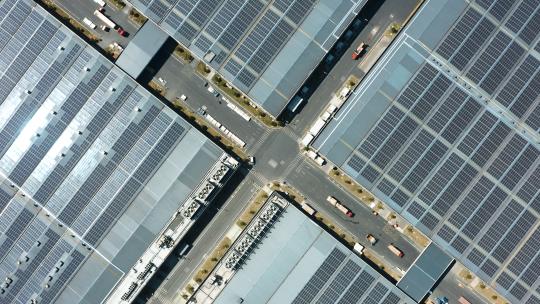 浙江太阳能电池板新能源绿色工厂建筑航拍
