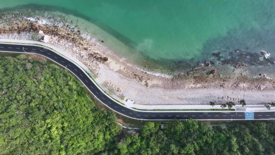 航拍海边道路