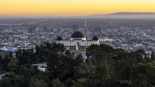 美国加州格里菲斯天文台的日落夜景延时摄影