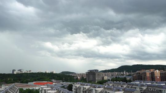 延时拍摄南京城雷雨之前乌云滚滚