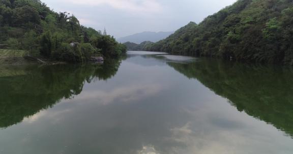 h四川彭州河流行舟航拍