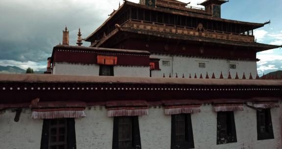 航拍全国文物保护单位西藏山南桑耶寺景色