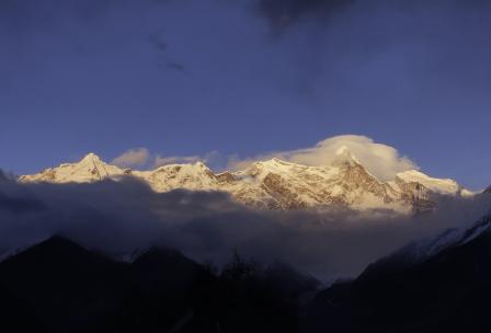 西藏雪山 南迦巴瓦 日照金山 延时 4k高清在线视频素材下载