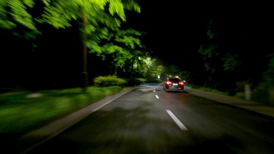 夜晚杭州市虎跑路车头行车空镜视频素材模板下载