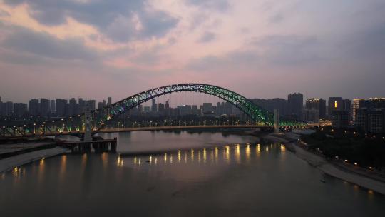 航拍湖北江汉湾大桥夜景车流4k素材