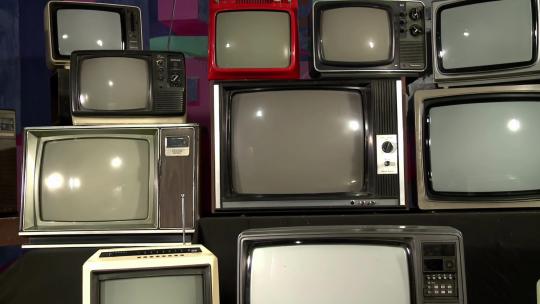 怀旧老式电视机绿幕视频素材模板下载