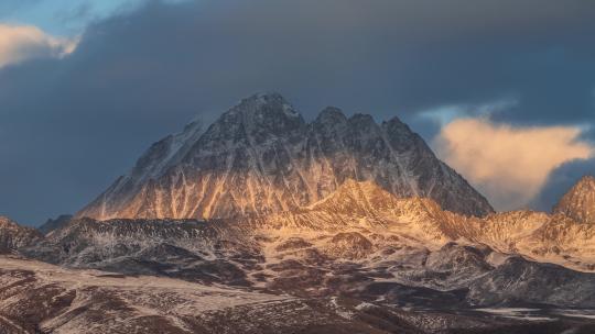 雅拉雪山