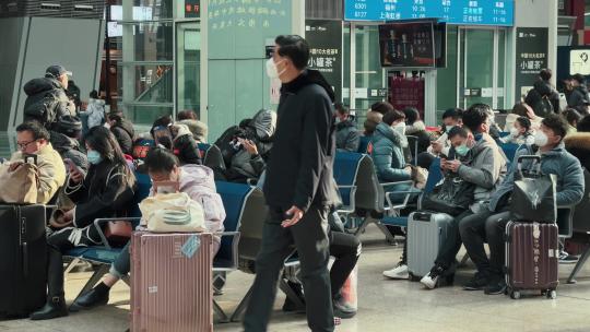 北京南站春运交通返乡回家视频素材模板下载