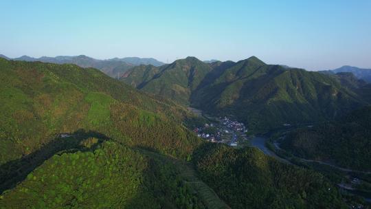 航拍山川山峰