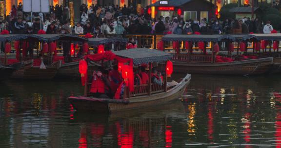 台儿庄旅游游客人群