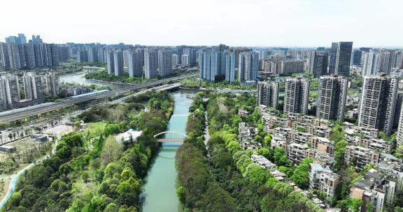 航拍春天成都锦江沙河园林绿化公园城市住宅
