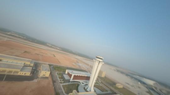 【穿越机航拍】吴川国际机场塔台翻转运镜
