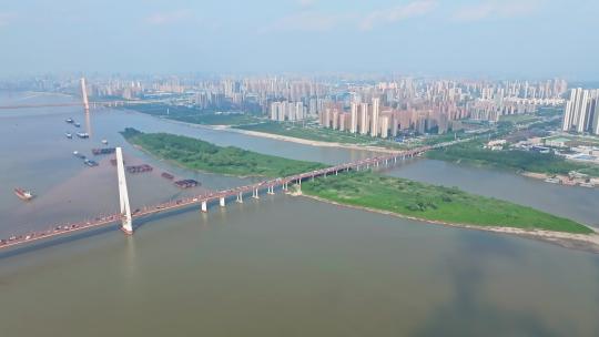 武汉白沙洲大桥后拉镜头视频素材模板下载
