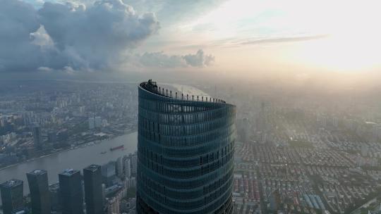 航拍上海中心大厦与上海天际线