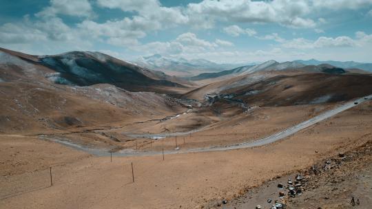 西藏旅游风仲巴县219国道山顶公路视频素材模板下载