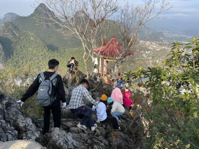 航拍桂林阳朔兴坪老寨山高清在线视频素材下载