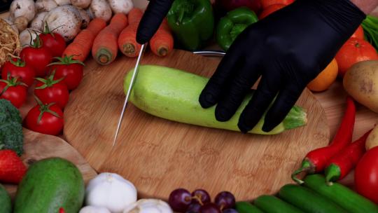 切割新鲜蔬菜和水果