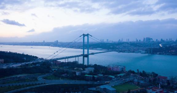 4K伊斯坦布尔博斯普鲁斯海峡大桥日落