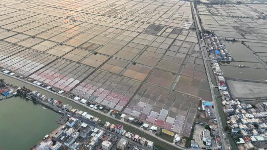 航拍夕阳下漳州漳浦五彩盐田乡村田园风光