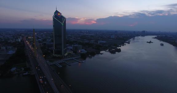 泰国KBank总部和拉玛九世大桥城市夜景航拍