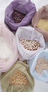 用于谷物和豆类储存的可重复使用的拉绳袋