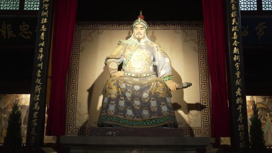 杭州岳王庙大殿内的岳飞塑像