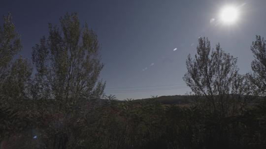 夏天行驶的车窗外高铁窗外火车窗外风景