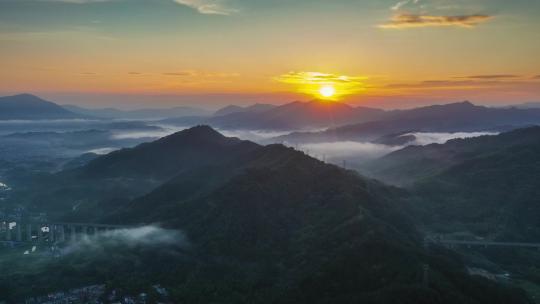 日出 云海 山峦 绿色 自然