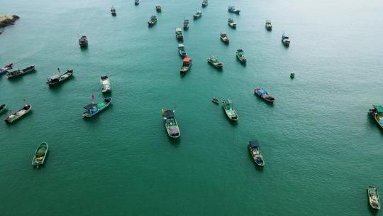 海南省万宁市渔村渔排渔船航拍