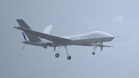 4K稳定：中国航展空军攻击2无人机飞行表演