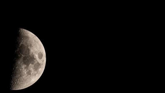 月亮延时实拍镜头