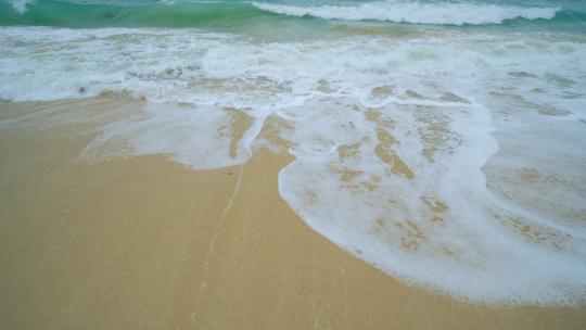 大海沙滩 波涛汹涌的海浪 海边 浪花