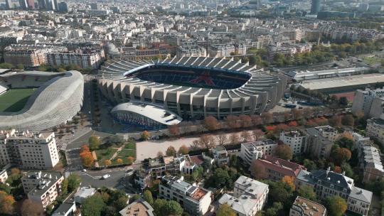王子公园球场，巴黎PSG体育场之旅，法国。无人机全景