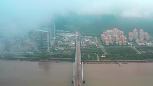 横琴大桥上空的云雾