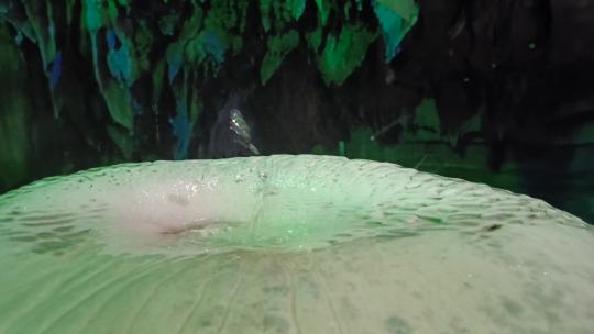 最美郴州万华岩溶洞地下河风光彩色钟乳石6视频素材模板下载