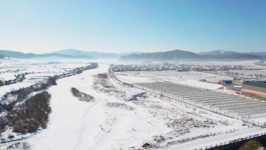 4k航拍雪后的山林