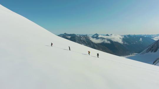 极限运动攀登雪山视频素材模板下载