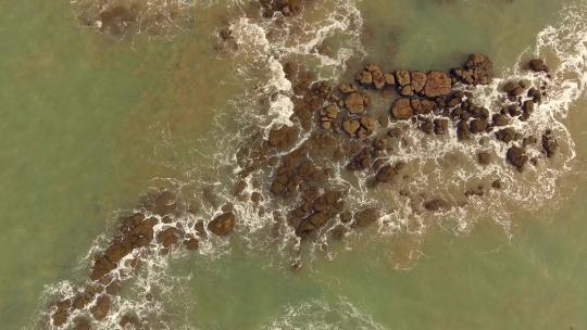 鸟瞰巴西卡朱埃罗的岩石海。