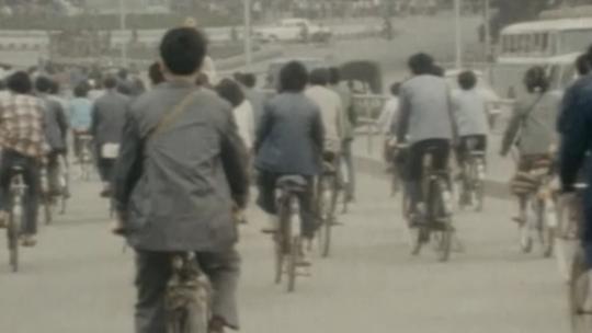 80年代改革开放初期街头人流视频素材高清在线视频素材下载