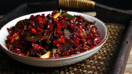 【镜头合集】干辣椒炒牛肉，中餐菜品