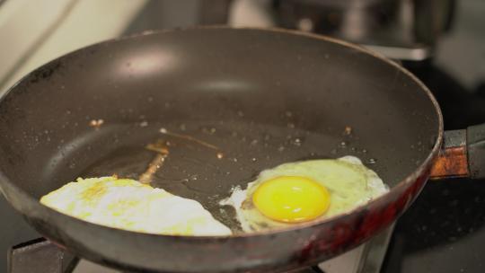 4K早餐做煎鸡蛋营养搭配实拍视频